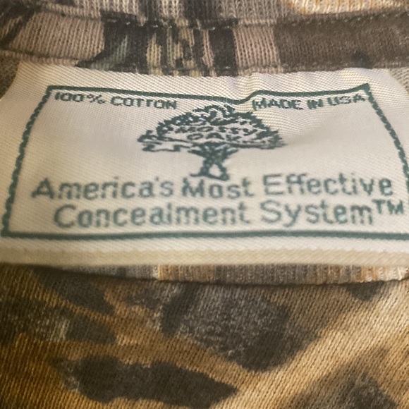 Used Mossyoak camouflage long sleeve shirt - Picture 2 of 3